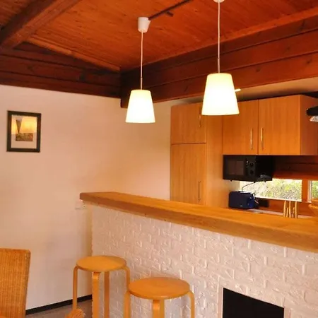 With 2 Bedrooms אולמן